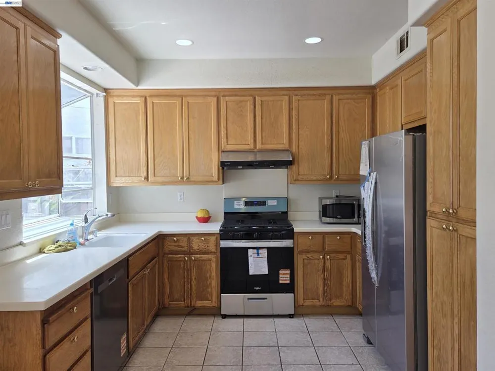 378 Alvarado St San Leandro, CA 94577