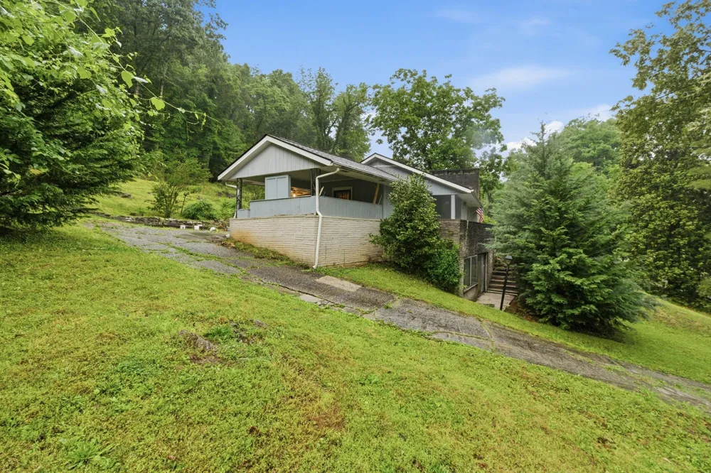 700 Contour Avenue South Pittsburg, TN 37380