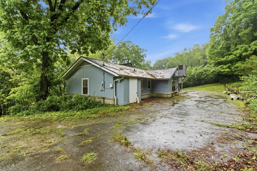 700 Contour Avenue South Pittsburg, TN 37380