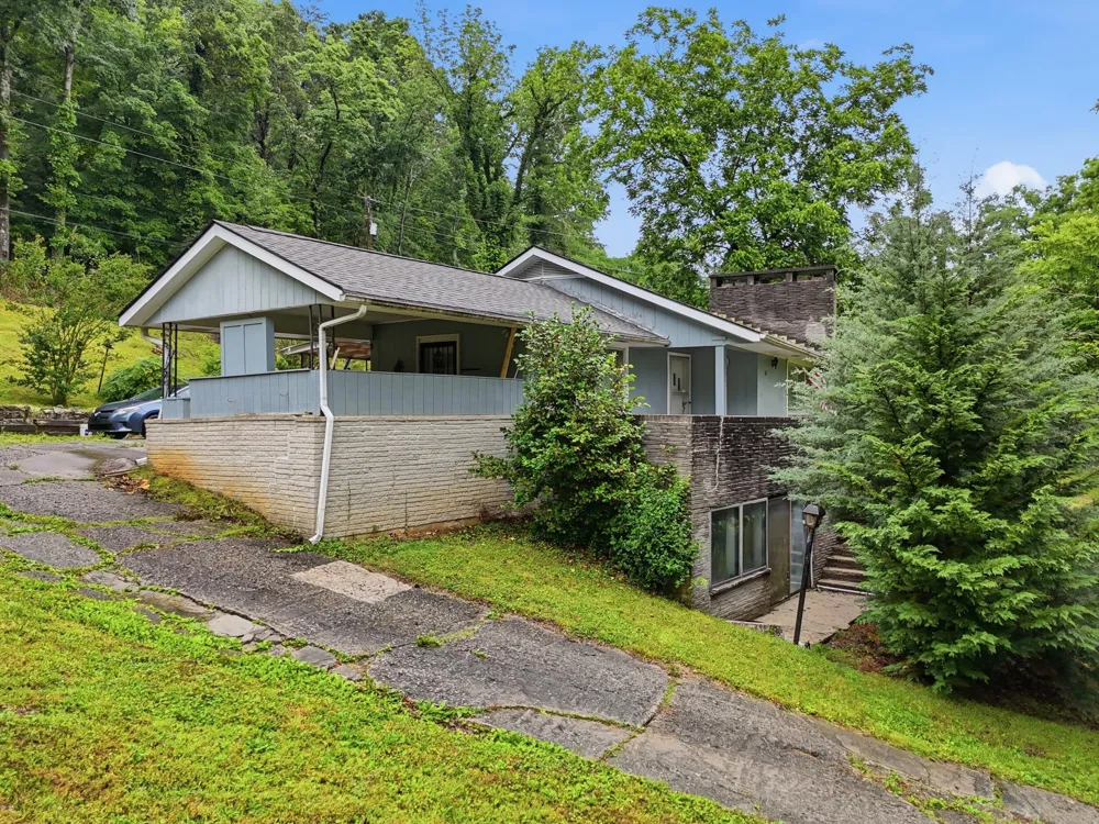 700 Contour Avenue South Pittsburg, TN 37380
