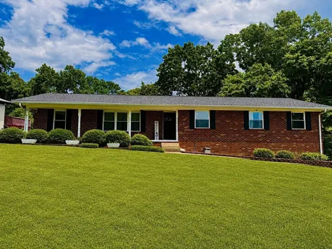 4818 Hillsdale Circle