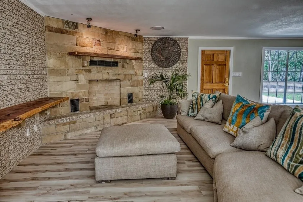 5504 Hillside Brenham, TX 77833