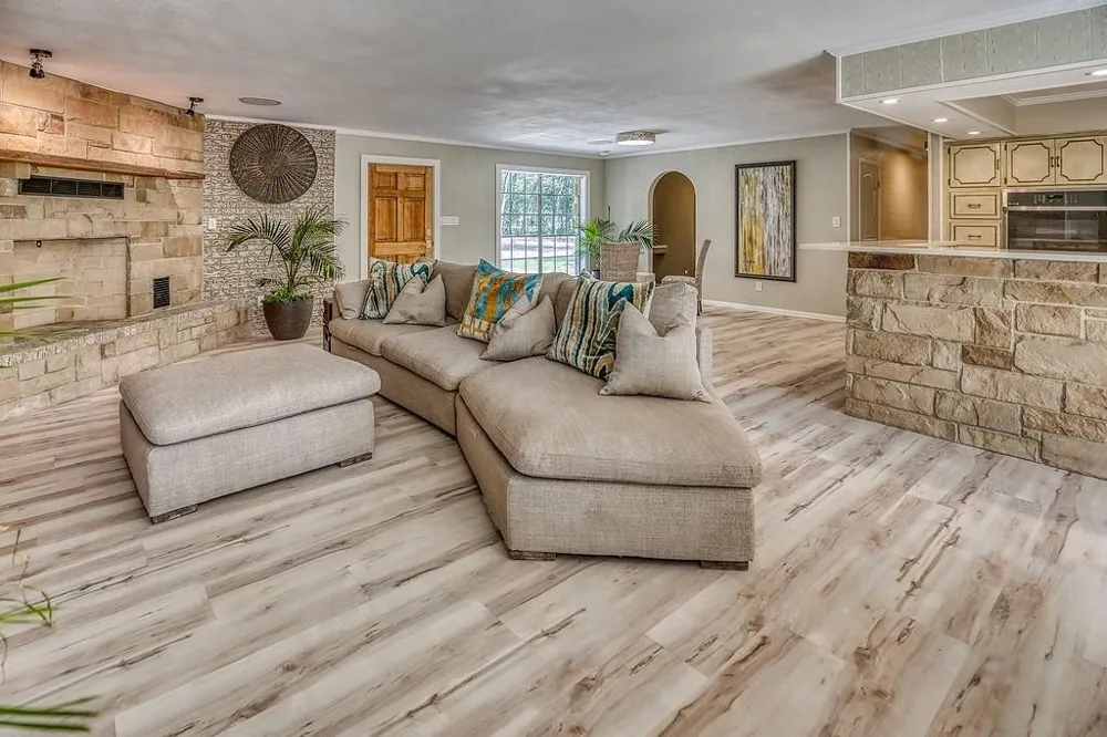 5504 Hillside Brenham, TX 77833