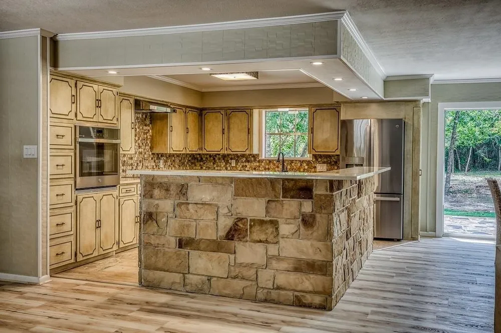 5504 Hillside Brenham, TX 77833
