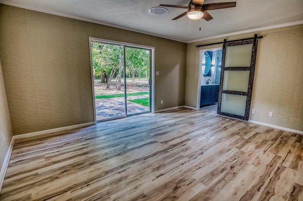 5504 Hillside Brenham, TX 77833