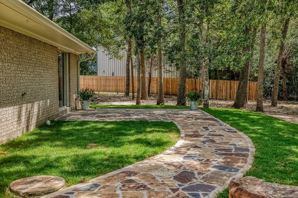 5504 Hillside Brenham, TX 77833