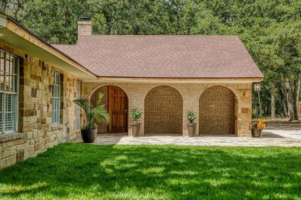 5504 Hillside Brenham, TX 77833