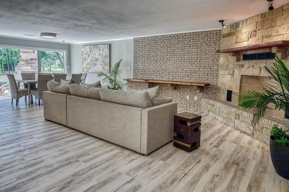 5504 Hillside Brenham, TX 77833