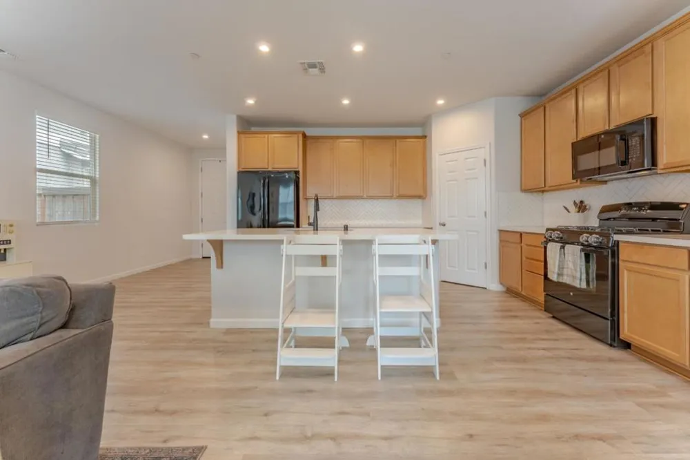 9584 Del Seis Drive Sacramento, CA 95829