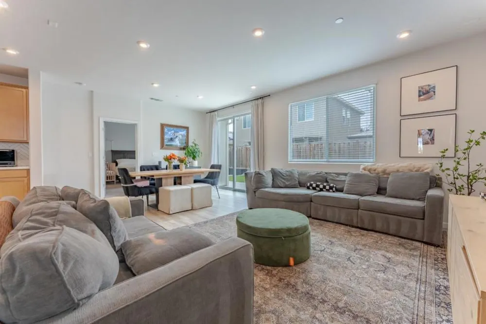 9584 Del Seis Drive Sacramento, CA 95829