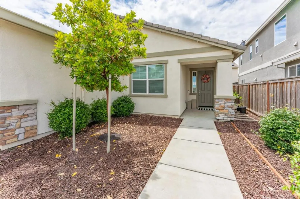 9584 Del Seis Drive Sacramento, CA 95829
