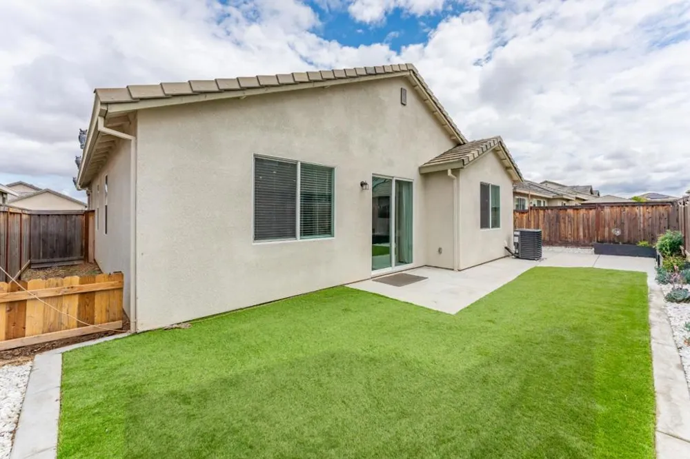 9584 Del Seis Drive Sacramento, CA 95829