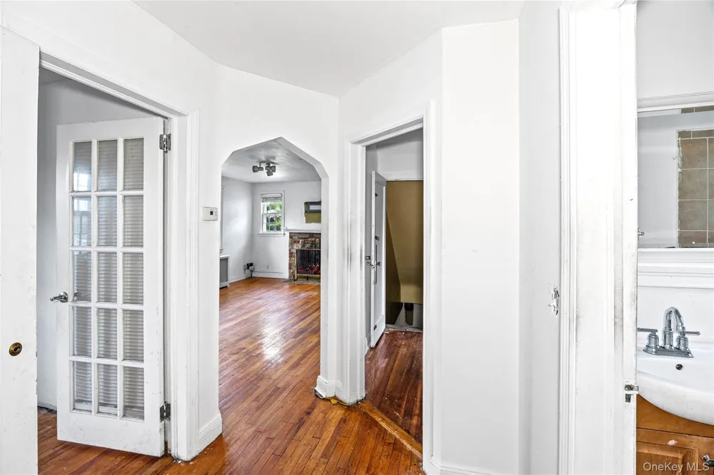 674 Henry Street Uniondale, NY 11553