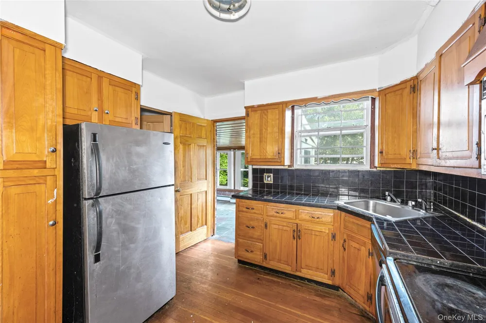 674 Henry Street Uniondale, NY 11553
