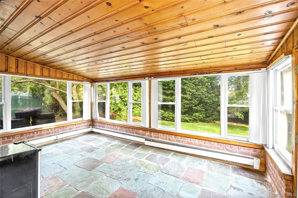 674 Henry Street Uniondale, NY 11553