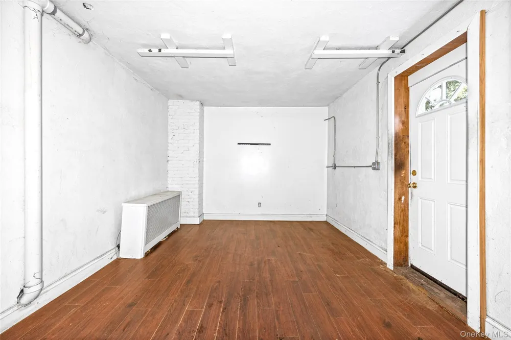674 Henry Street Uniondale, NY 11553