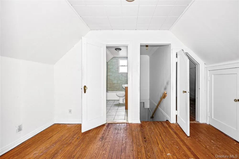 674 Henry Street Uniondale, NY 11553