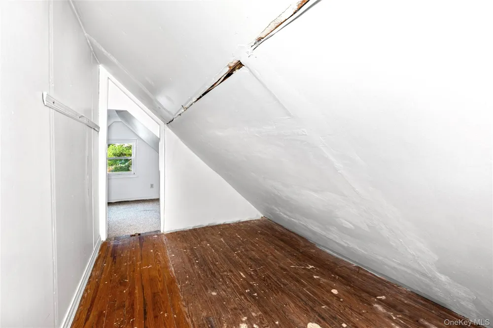 674 Henry Street Uniondale, NY 11553