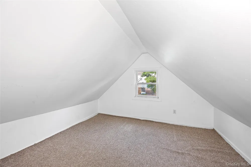 674 Henry Street Uniondale, NY 11553