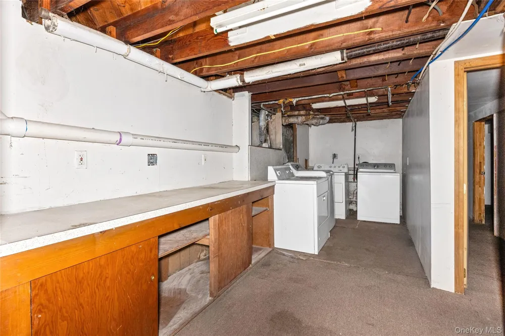 674 Henry Street Uniondale, NY 11553