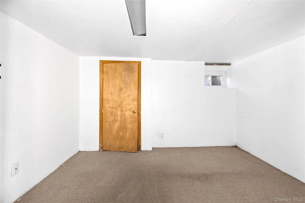 674 Henry Street Uniondale, NY 11553