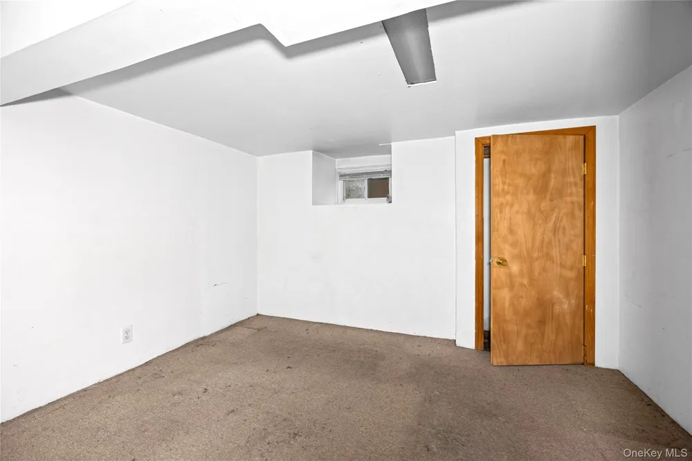 674 Henry Street Uniondale, NY 11553