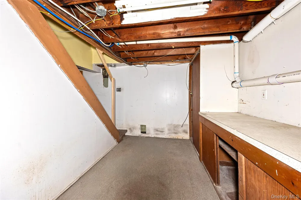674 Henry Street Uniondale, NY 11553