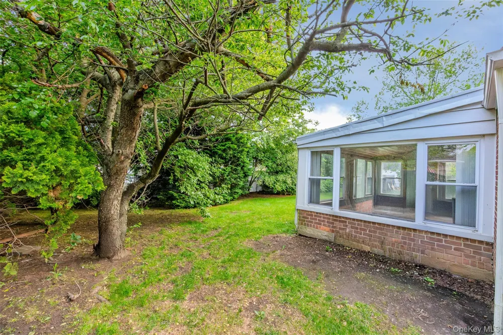674 Henry Street Uniondale, NY 11553