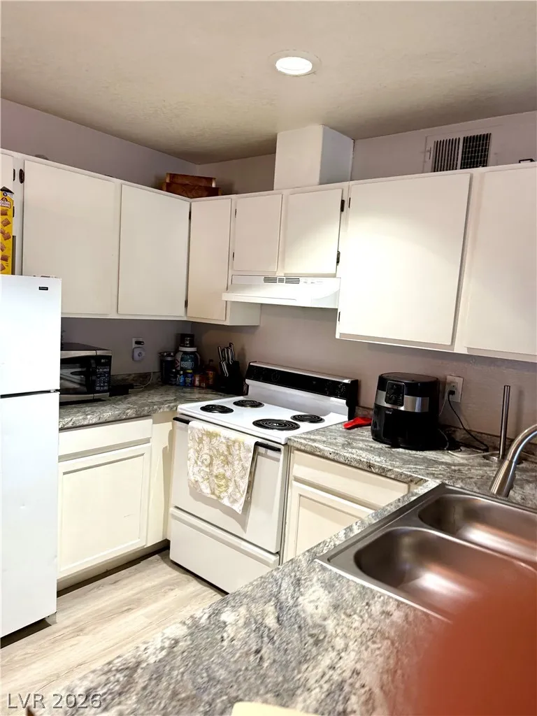 1830 Dwarf Star Drive Las Vegas, NV 89115