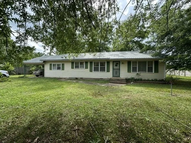 19405 HWY 69 Savannah, TN 38372