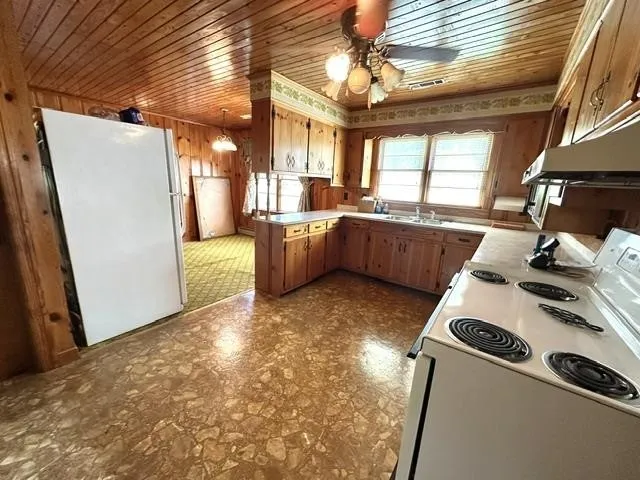 19405 HWY 69 Savannah, TN 38372