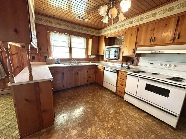 19405 HWY 69 Savannah, TN 38372
