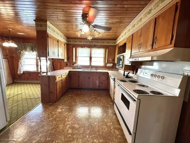 19405 HWY 69 Savannah, TN 38372