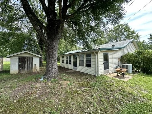 19405 HWY 69 Savannah, TN 38372