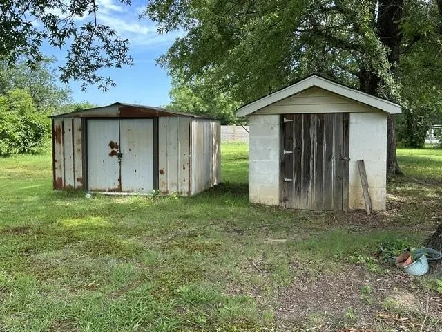 19405 HWY 69 Savannah, TN 38372