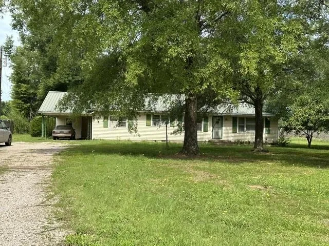 19405 HWY 69 Savannah, TN 38372