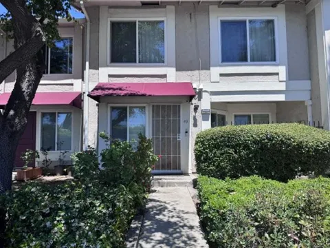 49 Muirfield Court