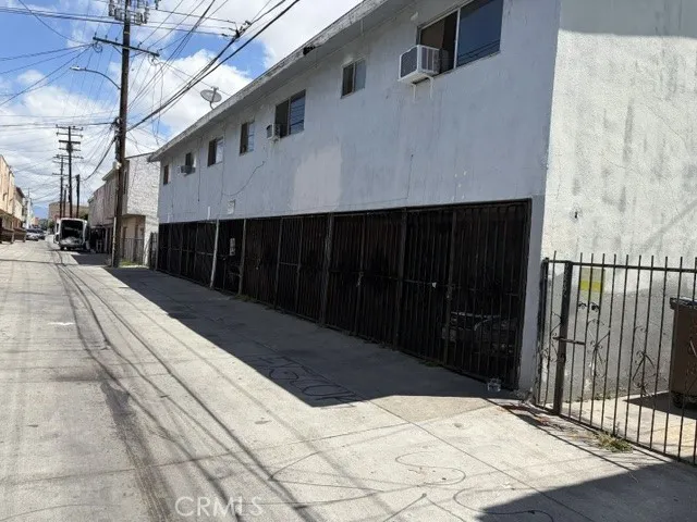 7015 Rugby Huntington Park, CA 90255