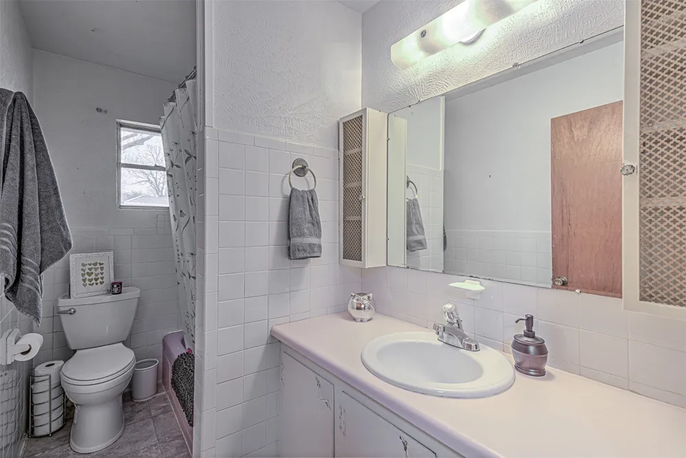 5304 Bedford Street Kingsland, TX 78639