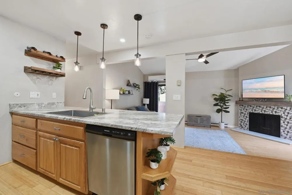 13768 Ruette Le Parc #C Del Mar, CA 92014