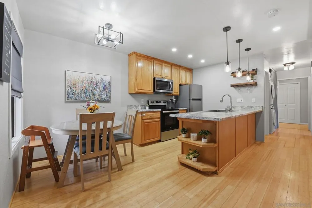 13768 Ruette Le Parc #C Del Mar, CA 92014