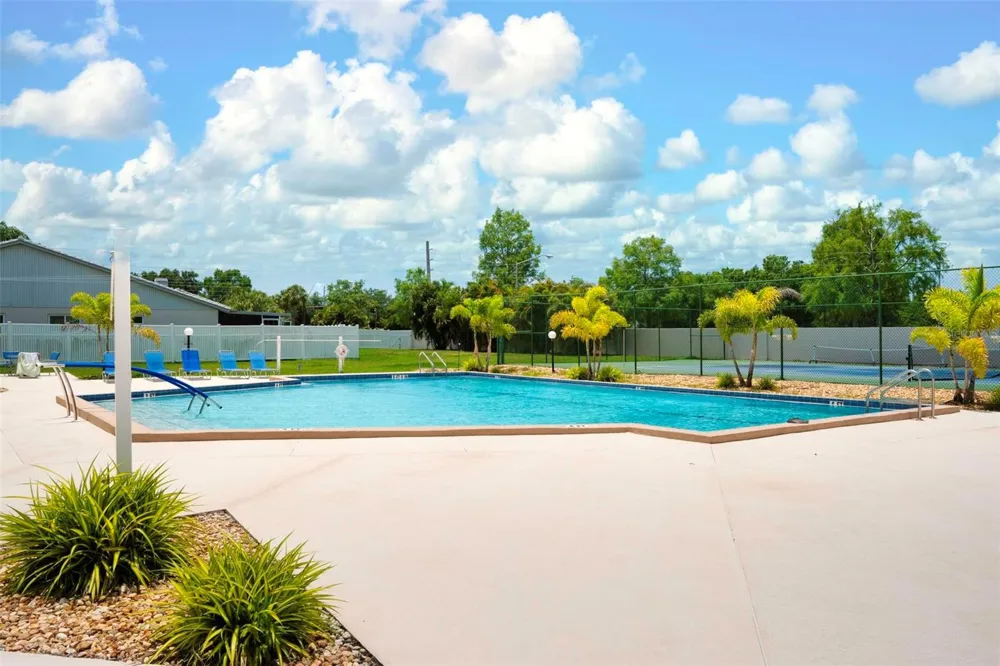 5368 KELLY DRIVE #17 Sarasota, FL 34233