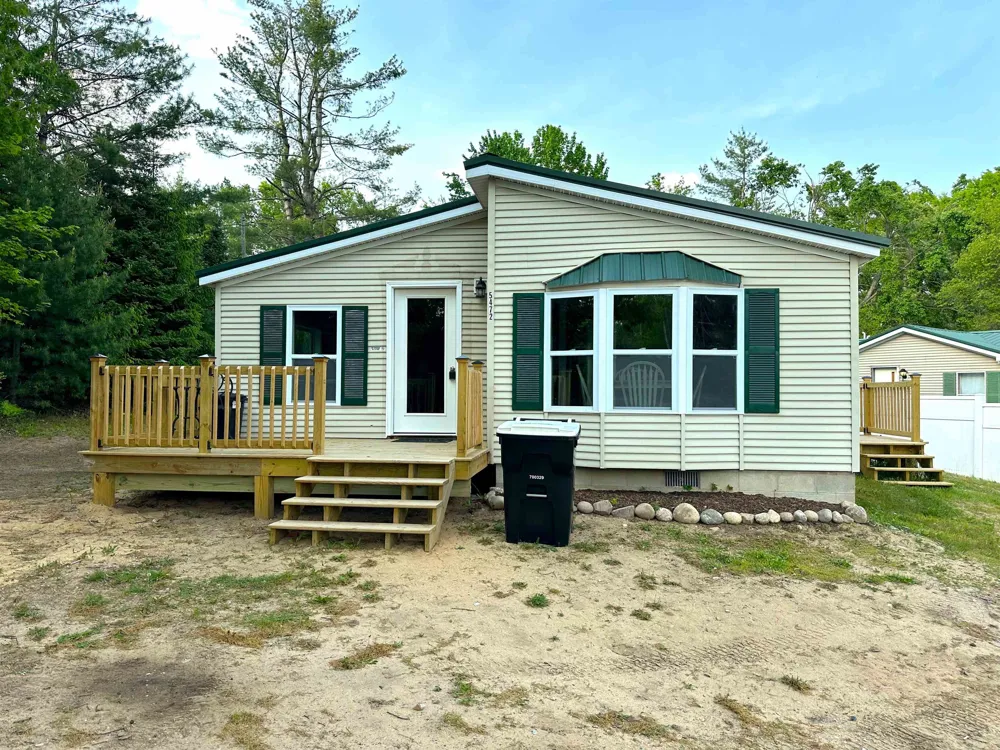 5472 Clubhouse Trail Gaylord City, MI 49735