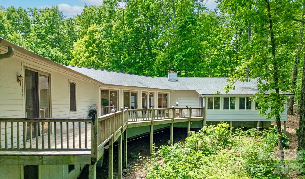 154 Chestnut Lane Cedar Mountain, NC 28718