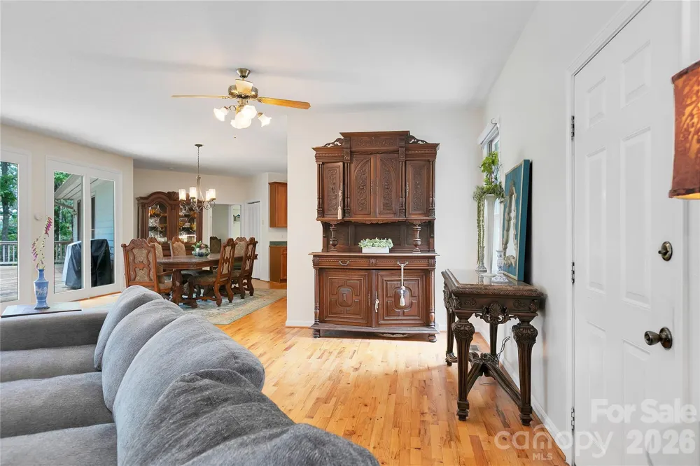 154 Chestnut Lane Cedar Mountain, NC 28718