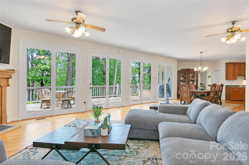 154 Chestnut Lane Cedar Mountain, NC 28718