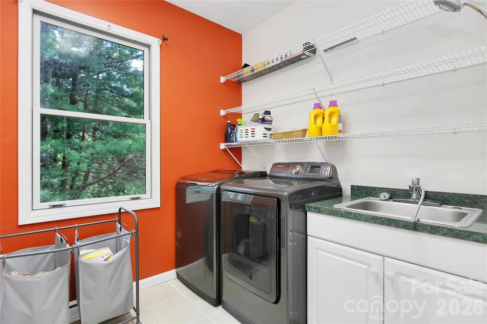 154 Chestnut Lane Cedar Mountain, NC 28718