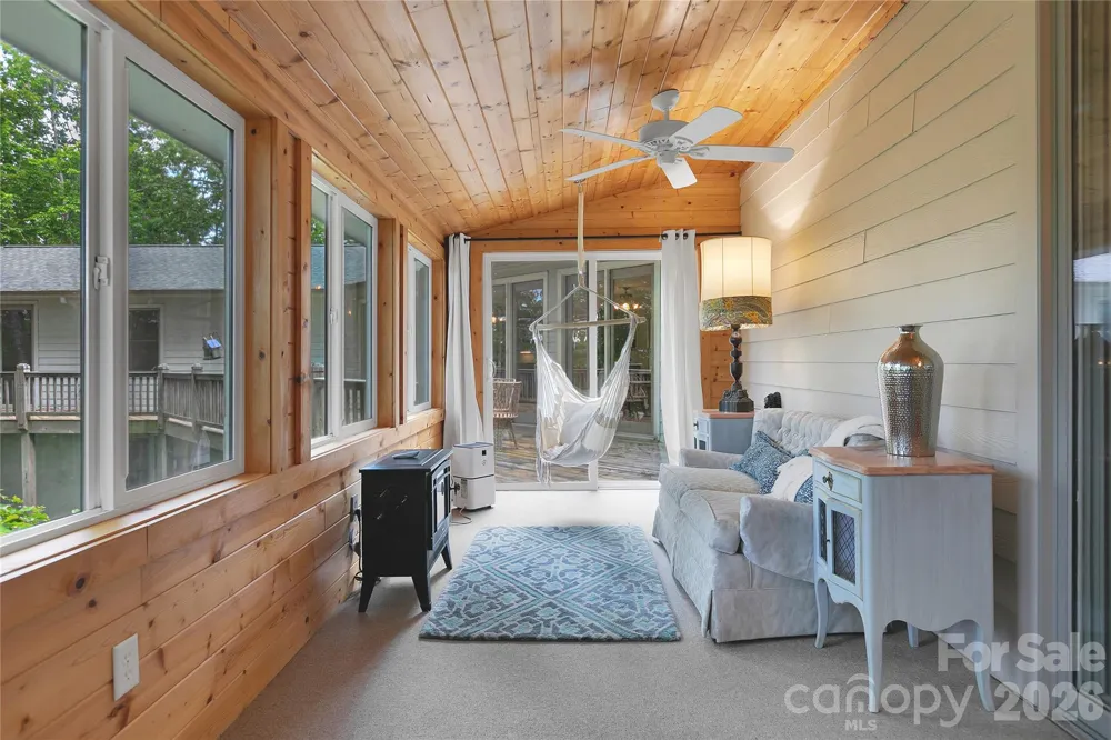 154 Chestnut Lane Cedar Mountain, NC 28718