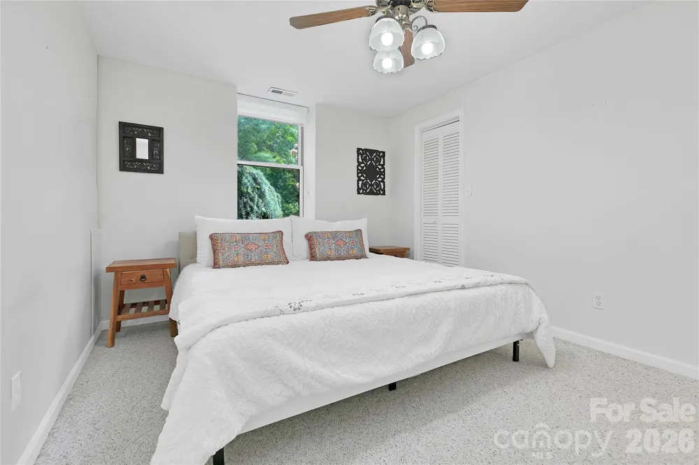 154 Chestnut Lane Cedar Mountain, NC 28718