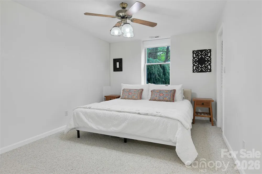 154 Chestnut Lane Cedar Mountain, NC 28718